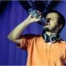 Carl Tricks & MC Flipside - Scenester Girl (Neki Stranac Moombahton Mix)