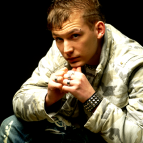 Max Farenthide & DJ Hubertuse Feat. Kitch - Bomb Shaker