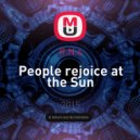 R.N.4 - People rejoice at the Sun ()
