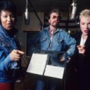 Eurythmics, Aretha - Sistaz Are Doin' It