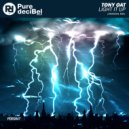 Tony Oat - Light It Up