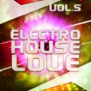 Zetaphunk, Mada, Luis Gigo - Explode