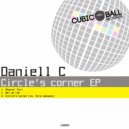 Daniell C, Niro Lassano - Circle\'s Corner (Original Mix)