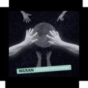 NIUSAN - Pequeño gran himno ()